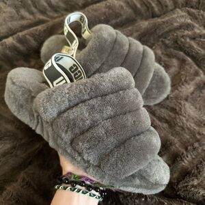 SOLD ON DEPOP UGGS fluffy sandals